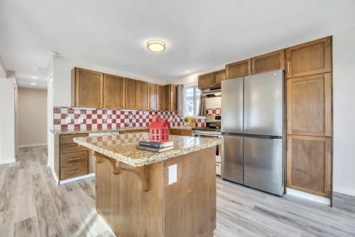 826 Bayview Road, Strathmore, AB - Indoor Photo Showing Kitchen With Stainless Steel Kitchen With Upgraded Kitchen