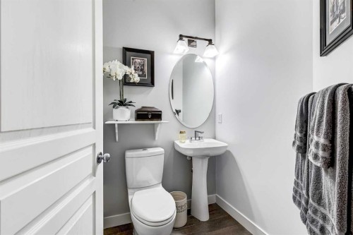 31 Tusslewood View Nw, Calgary, AB - Indoor Photo Showing Bathroom