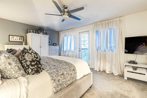 31 Tusslewood View Nw, Calgary, AB - Indoor Photo Showing Bedroom