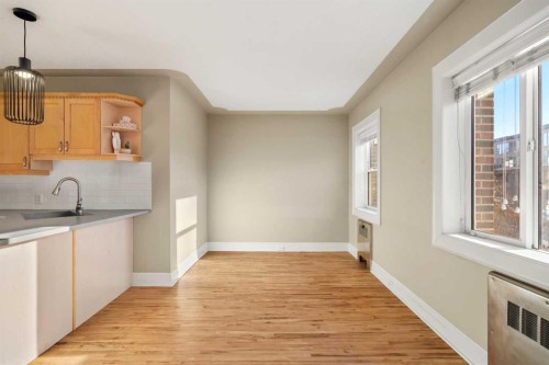 46-330 19 Avenue Sw, Calgary, AB - Indoor Photo Showing Kitchen