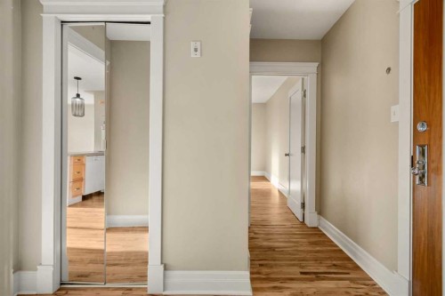 46-330 19 Avenue Sw, Calgary, AB - Indoor Photo Showing Other Room