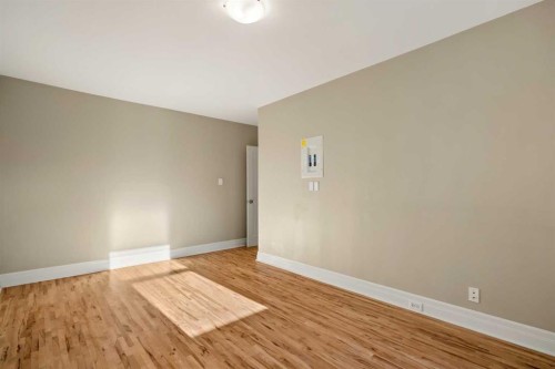46-330 19 Avenue Sw, Calgary, AB - Indoor Photo Showing Other Room