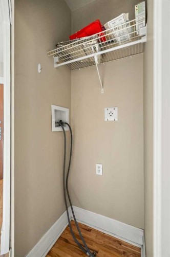 46-330 19 Avenue Sw, Calgary, AB - Indoor With Storage