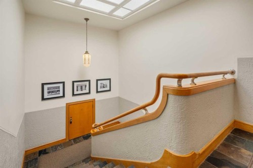 46-330 19 Avenue Sw, Calgary, AB - Indoor Photo Showing Other Room