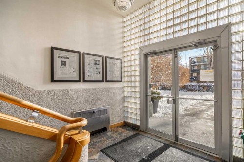 46-330 19 Avenue Sw, Calgary, AB - Indoor Photo Showing Other Room