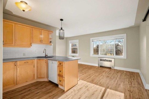 46-330 19 Avenue Sw, Calgary, AB - Indoor Photo Showing Other Room