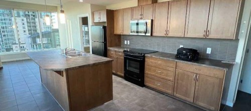 2607-211 13 Avenue Se, Calgary, AB - Indoor Photo Showing Kitchen