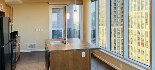 2607-211 13 Avenue Se, Calgary, AB - Indoor Photo Showing Kitchen With Double Sink
