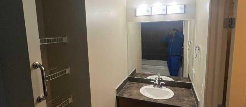 2607-211 13 Avenue Se, Calgary, AB - Indoor Photo Showing Bathroom