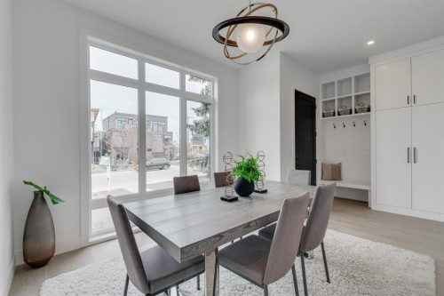 640 37 Street Sw, Calgary, AB - Indoor Photo Showing Dining Room
