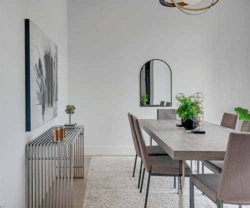 640 37 Street Sw, Calgary, AB - Indoor Photo Showing Dining Room