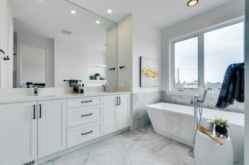 640 37 Street Sw, Calgary, AB - Indoor Photo Showing Bathroom
