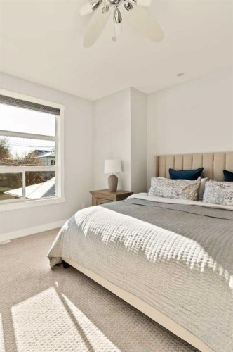 447B 23 Avenue Nw, Calgary, AB - Indoor Photo Showing Bedroom