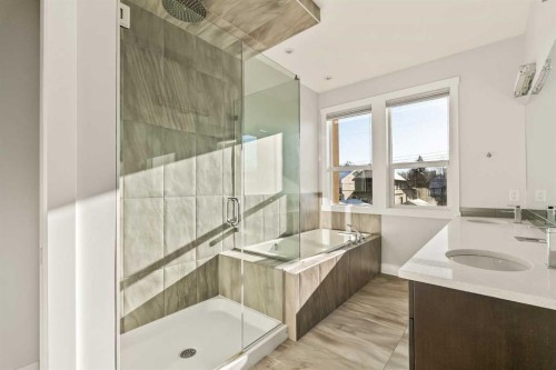 447B 23 Avenue Nw, Calgary, AB - Indoor Photo Showing Bathroom