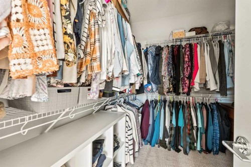 447B 23 Avenue Nw, Calgary, AB - Indoor With Storage