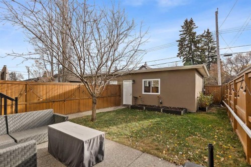 447B 23 Avenue Nw, Calgary, AB - Outdoor