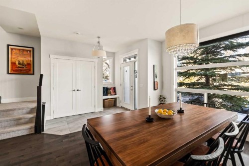 447B 23 Avenue Nw, Calgary, AB - Indoor Photo Showing Dining Room