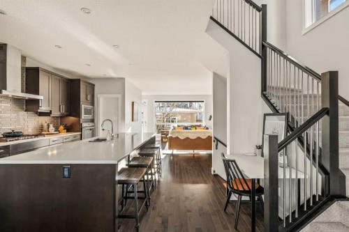 447B 23 Avenue Nw, Calgary, AB - Indoor Photo Showing Kitchen With Upgraded Kitchen