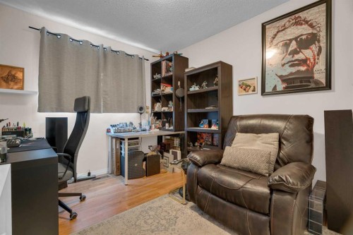 3 Booth Crescent, Irricana, AB - Indoor Photo Showing Office