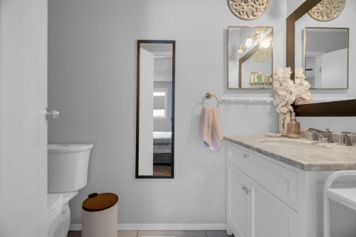 3 Booth Crescent, Irricana, AB - Indoor Photo Showing Bathroom