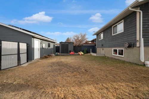 3 Booth Crescent, Irricana, AB - Outdoor With Exterior