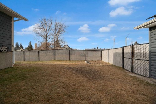 3 Booth Crescent, Irricana, AB - Outdoor
