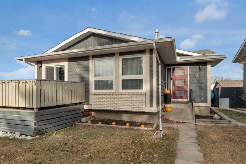 3 Booth Crescent, Irricana, AB - Outdoor
