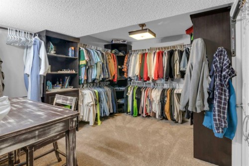 724 Mapleton Drive Se, Calgary, AB - Indoor With Storage