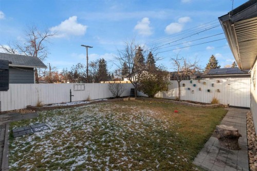 724 Mapleton Drive Se, Calgary, AB - Outdoor