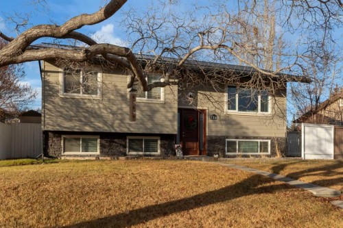 724 Mapleton Drive Se, Calgary, AB - Outdoor