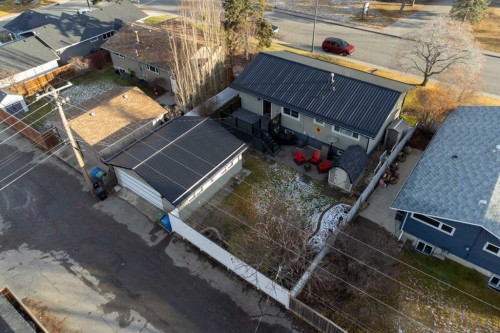 724 Mapleton Drive Se, Calgary, AB - Outdoor