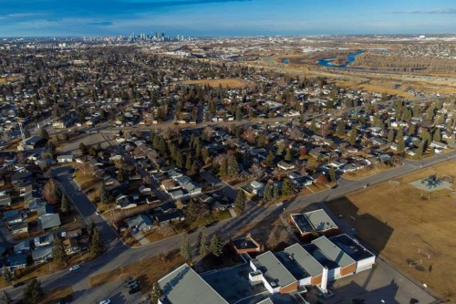 724 Mapleton Drive Se, Calgary, AB - Outdoor With View