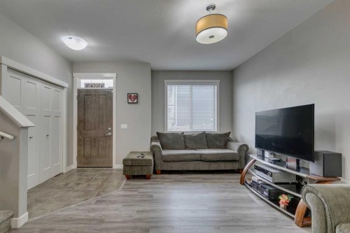659 Evanston Manor Nw, Calgary, AB - Indoor Photo Showing Living Room