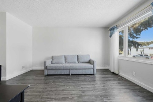 923 Marcombe Drive Ne, Calgary, AB - Indoor