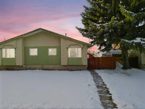 923 Marcombe Drive Ne, Calgary, AB - Outdoor