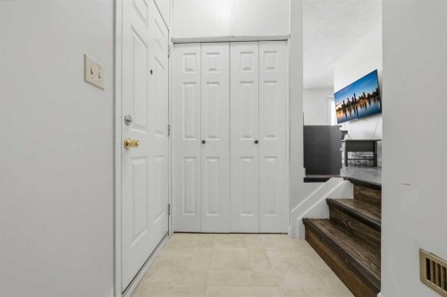 923 Marcombe Drive Ne, Calgary, AB - Indoor Photo Showing Other Room