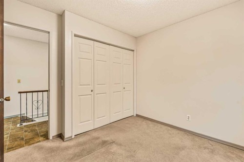 4716B 44 Avenue Ne, Calgary, AB - Indoor Photo Showing Other Room