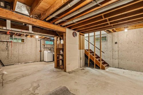 4716B 44 Avenue Ne, Calgary, AB - Indoor Photo Showing Basement