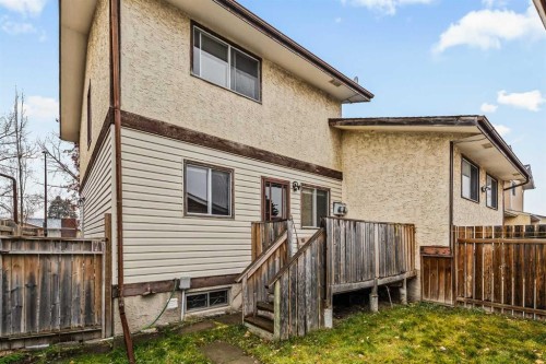 4716B 44 Avenue Ne, Calgary, AB - Outdoor With Exterior