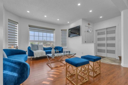 190 Costa Mesa Close Ne, Calgary, AB - Indoor Photo Showing Living Room