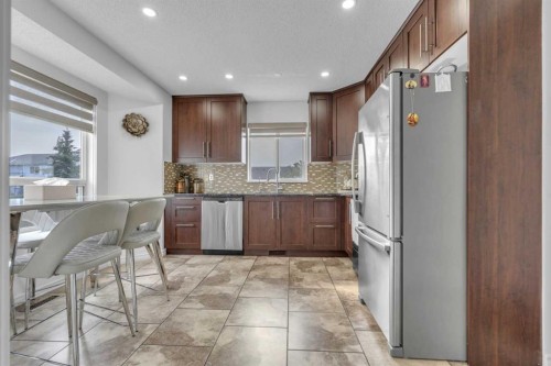 190 Costa Mesa Close Ne, Calgary, AB - Indoor Photo Showing Kitchen With Stainless Steel Kitchen