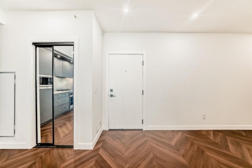 410-8505 Broadcast Avenue Sw, Calgary, AB - Indoor Photo Showing Other Room