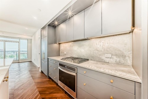 410-8505 Broadcast Avenue Sw, Calgary, AB - Indoor Photo Showing Kitchen
