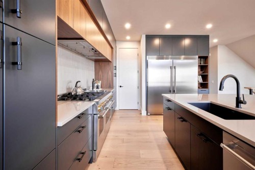 218 Aspen Summit Place Sw, Calgary, AB - Indoor Photo Showing Kitchen With Upgraded Kitchen