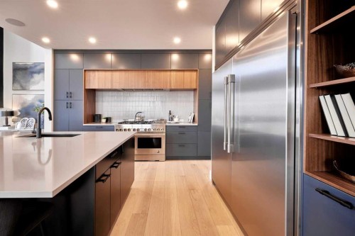 218 Aspen Summit Place Sw, Calgary, AB - Indoor Photo Showing Kitchen With Upgraded Kitchen