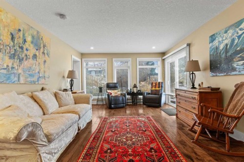 656 Royalite Way Se, Diamond Valley, AB - Indoor Photo Showing Living Room