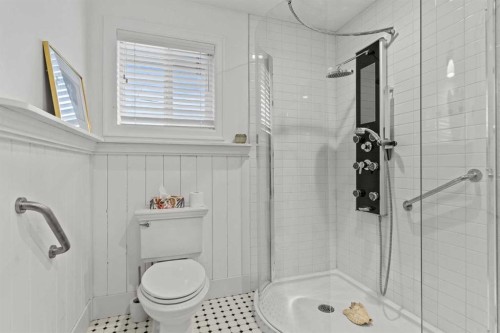 656 Royalite Way Se, Diamond Valley, AB - Indoor Photo Showing Bathroom