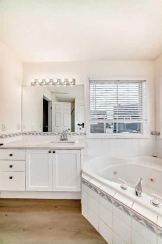 92 Martha'S Haven Gardens Ne, Calgary, AB - Indoor Photo Showing Bathroom