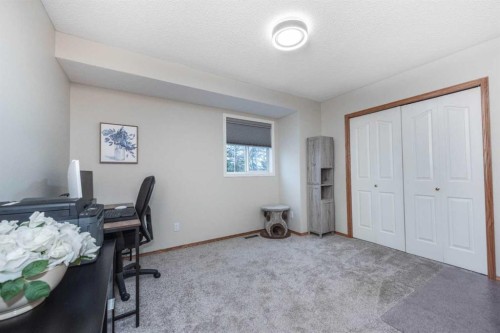136 Mt Aberdeen Manor Se, Calgary, AB - Indoor