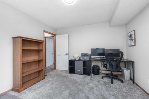 136 Mt Aberdeen Manor Se, Calgary, AB - Indoor Photo Showing Office